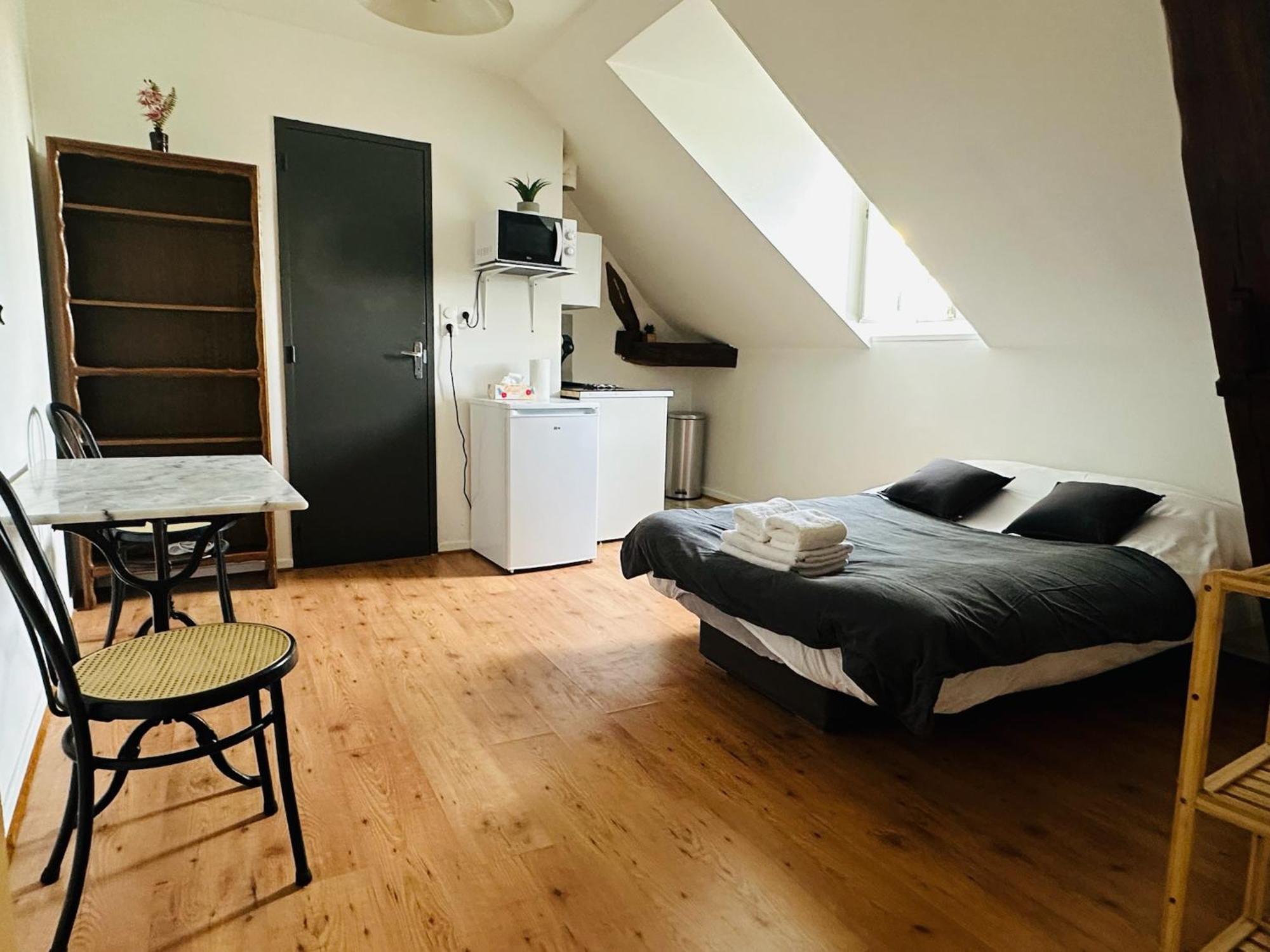 Studio 12 Proche Centre Ville Avec Wifi Parking Troyes Exteriör bild